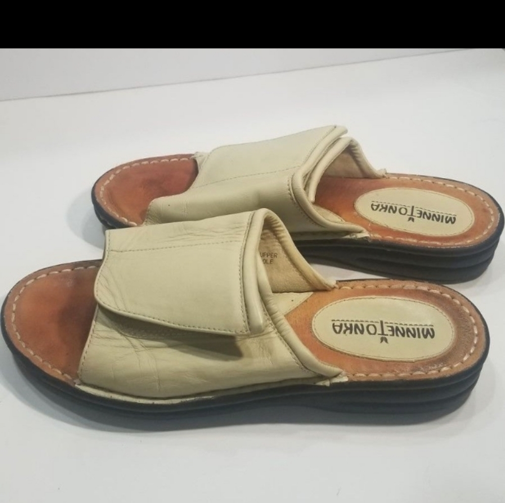 Minnetonka Leather Slides/ Sandals- 9